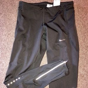 Nike running full length leggings with pockets!